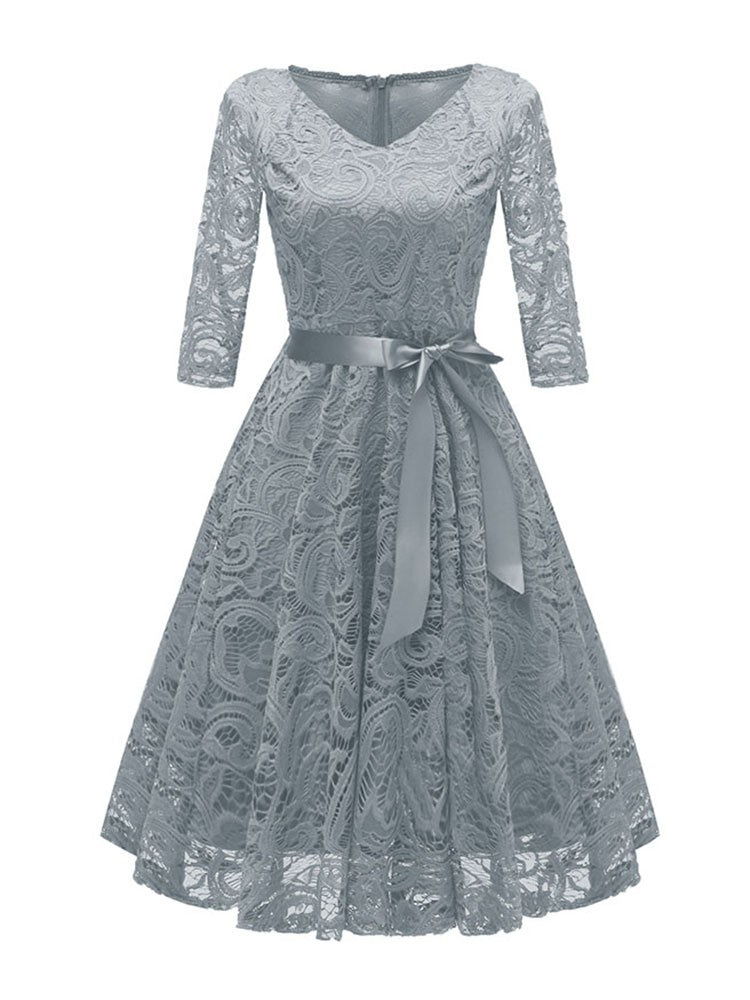 GR | Elegant V-shaped lace evening dress