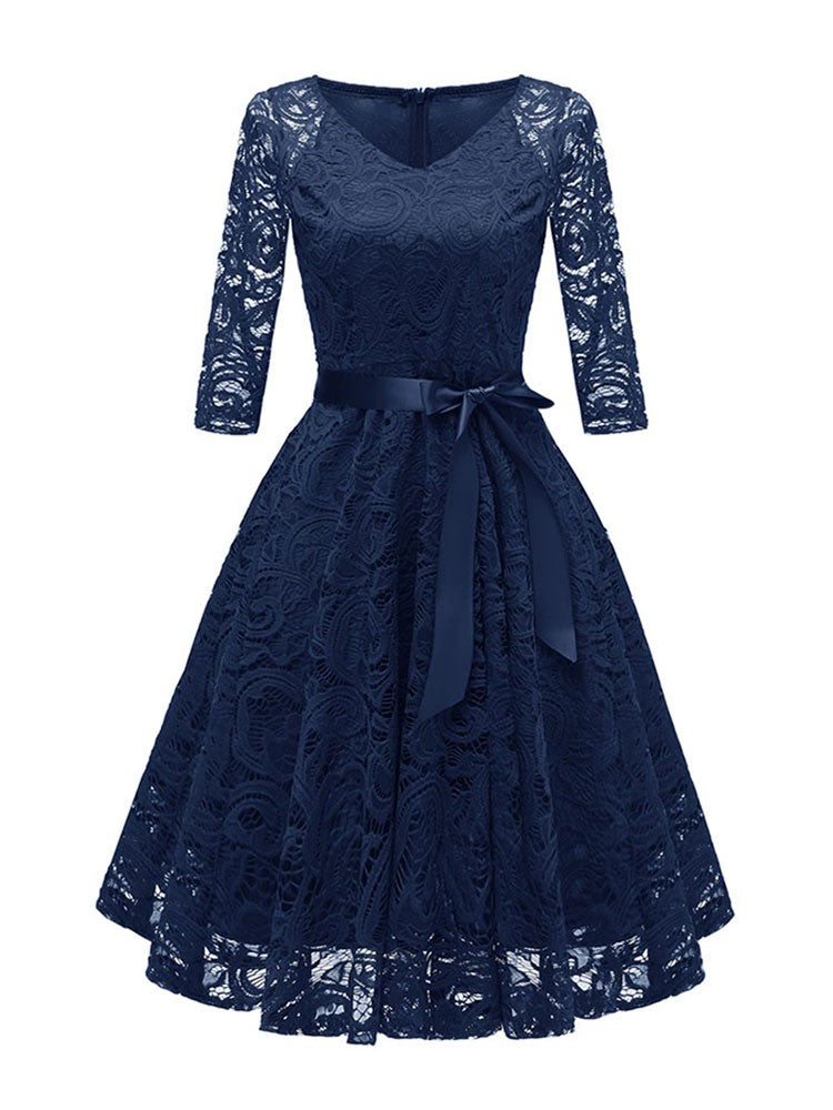 GR | Elegant V-shaped lace evening dress