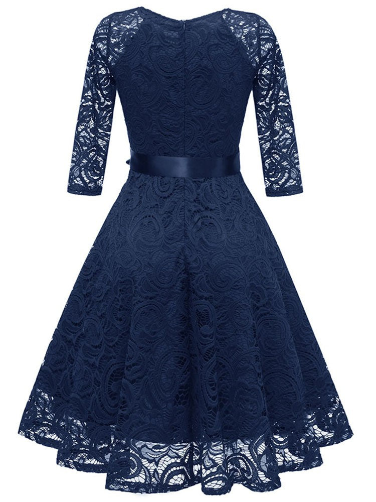 GR | Elegant V-shaped lace evening dress