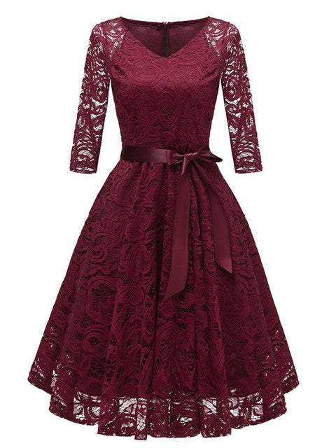 GR | Elegant V-shaped lace evening dress