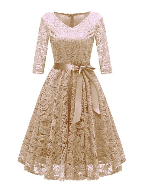 GR | Elegant V-shaped lace evening dress