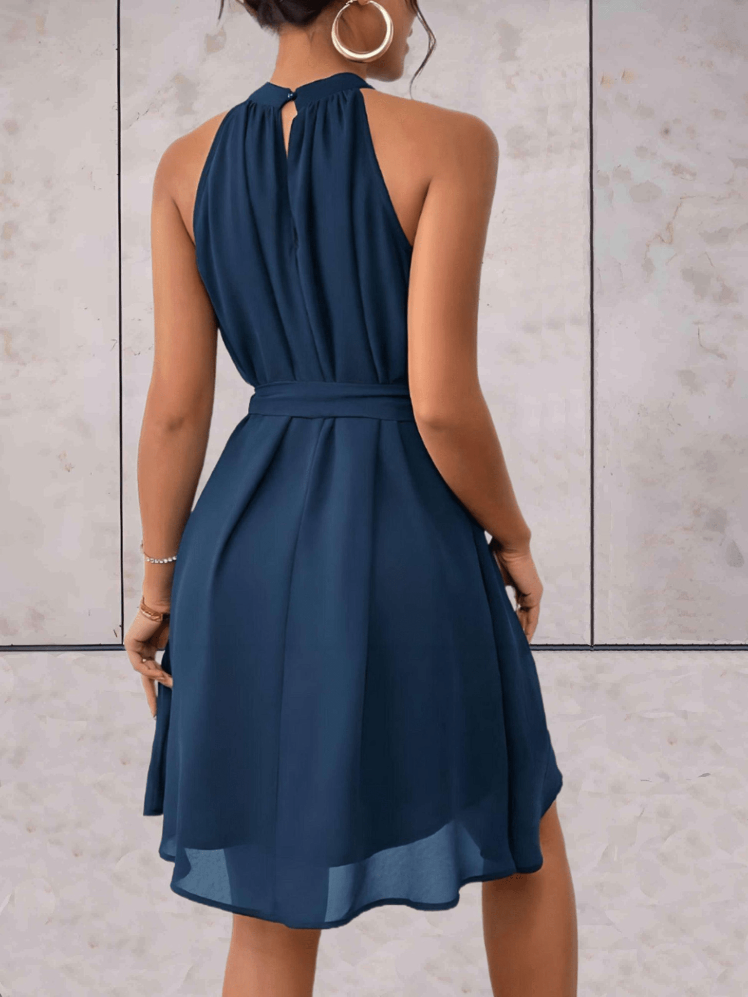 GR | Danes Mini Dress Solid Color Sleeveless Dress With Round Neck and Tie Belt