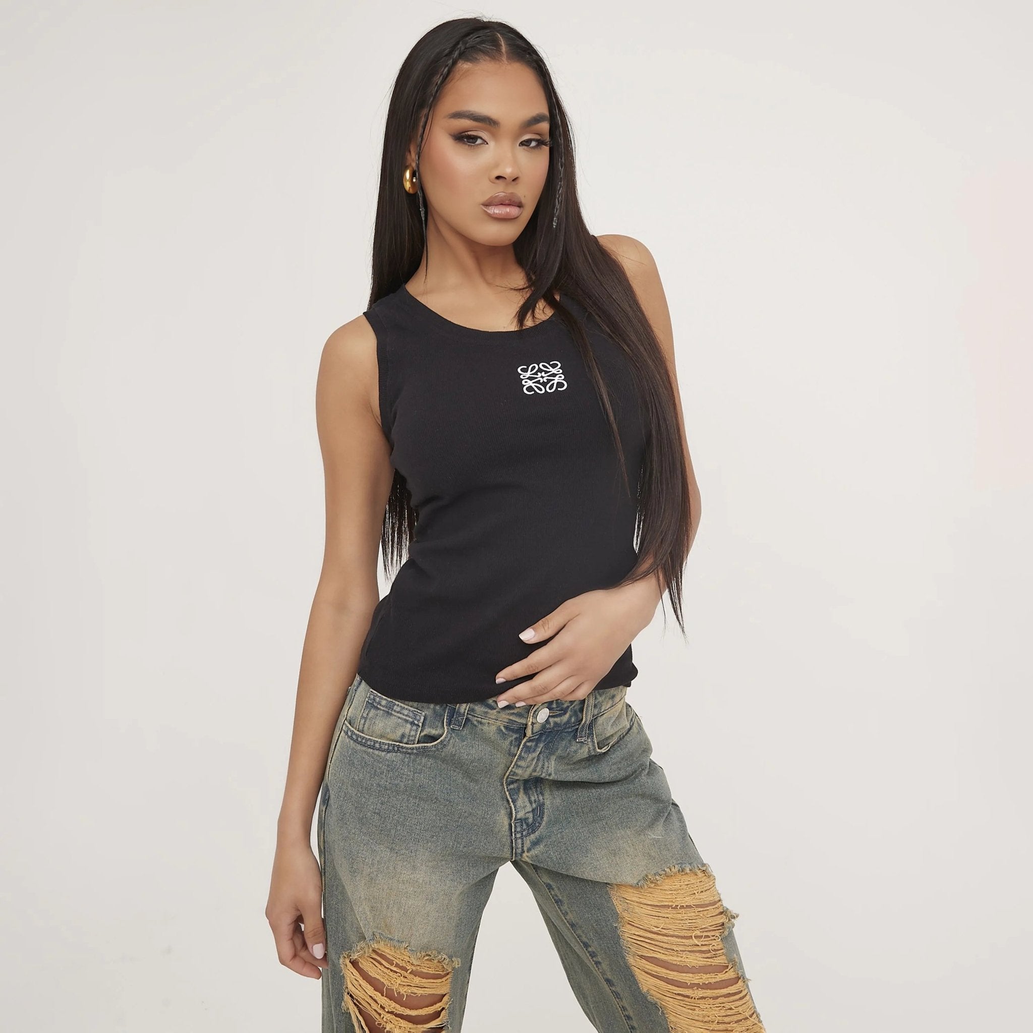 GR | Ribbed tank top with delicate embroidery