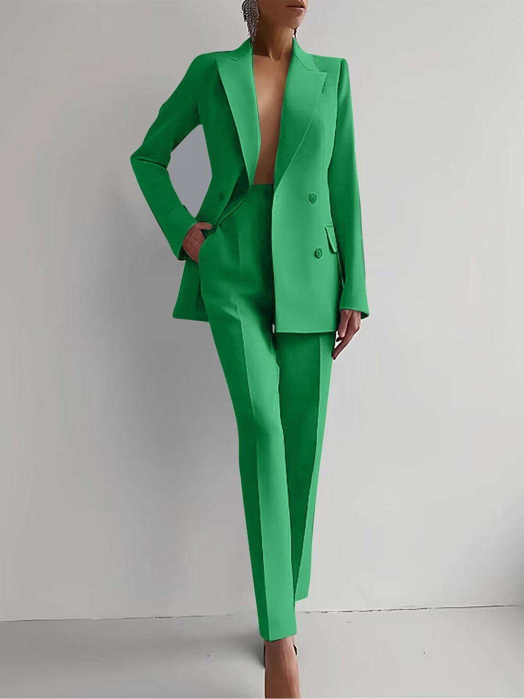 GR | Elegant women's suit