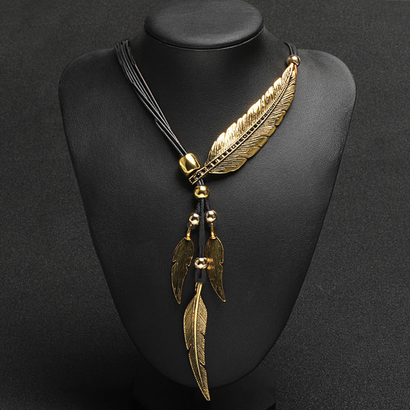 GR | Golden Feather Necklace in Boho Style