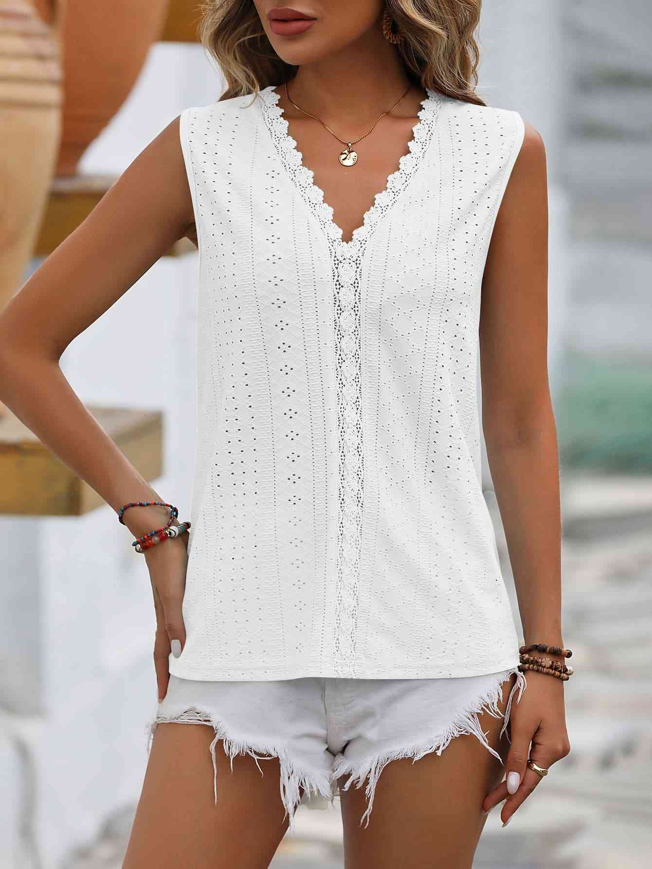 GR | Split Lace V-Neck Sleeveless Shirt