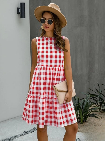 GR | Fashion, Loose-fitting women's dress with round neckline, checked pastel medium skirt