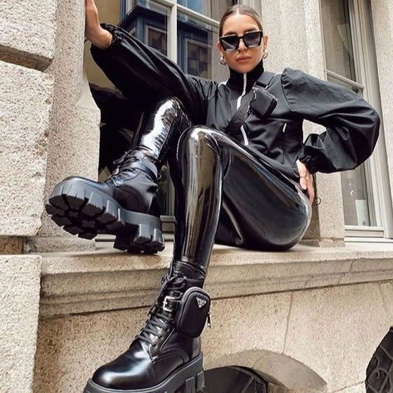 GR | Slim-fit leather trousers with a modern flair