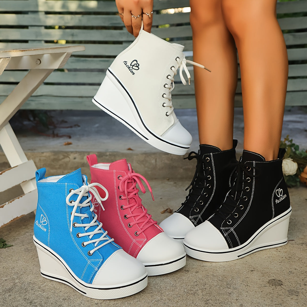 GR | Simple canvas ankle boots with love motif