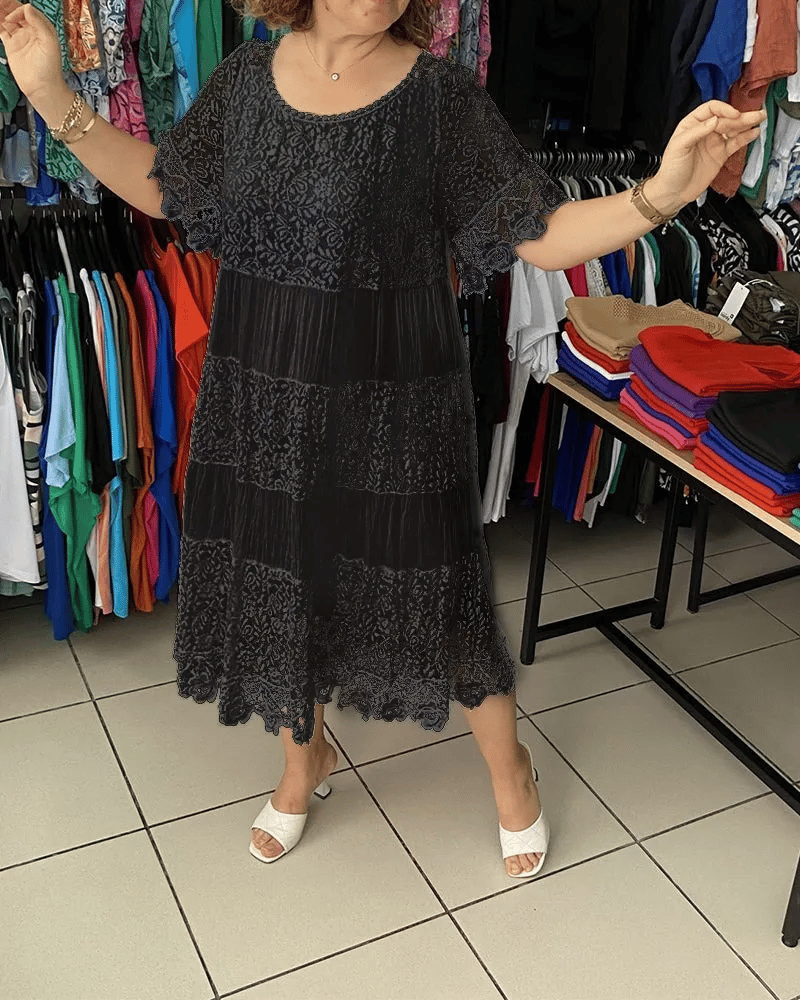 GR | Stilvolles Kleid Mit Feiner Spitzenverzierung