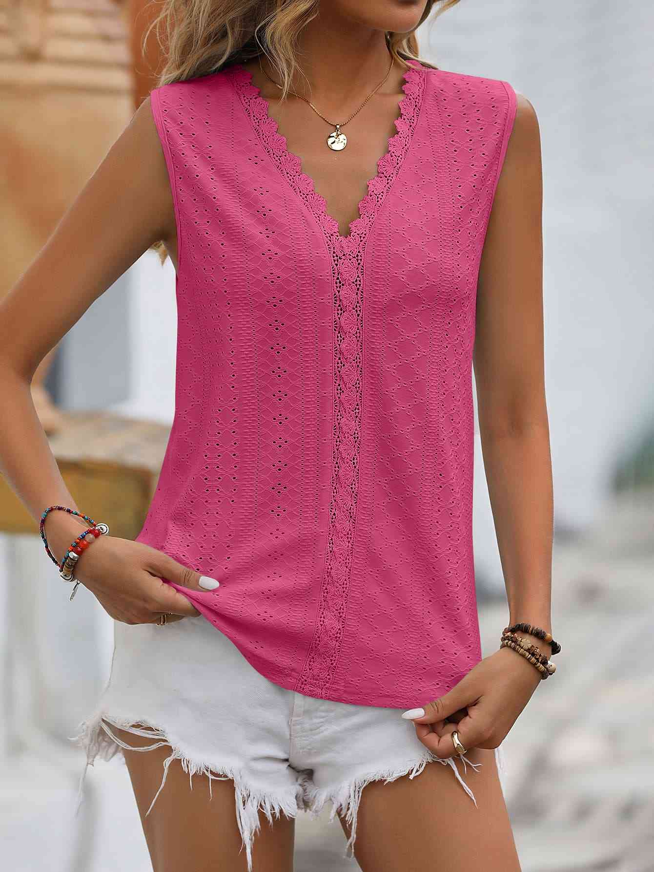 GR | Split Lace V-Neck Sleeveless Shirt