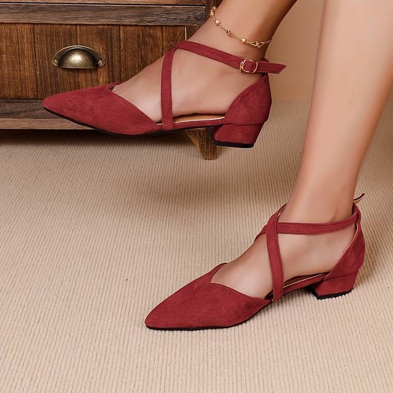 GR | Fashionable flat sandals with pointed toe