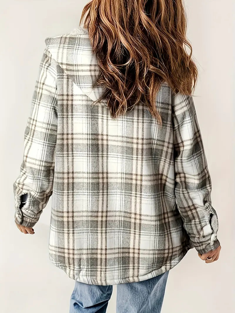 Warm jacket with hood and zipper