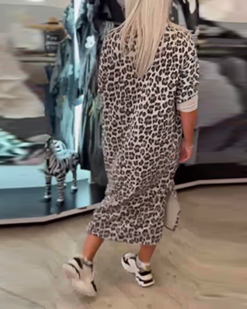 GR | V-neck leopard print dress in a relaxed fit