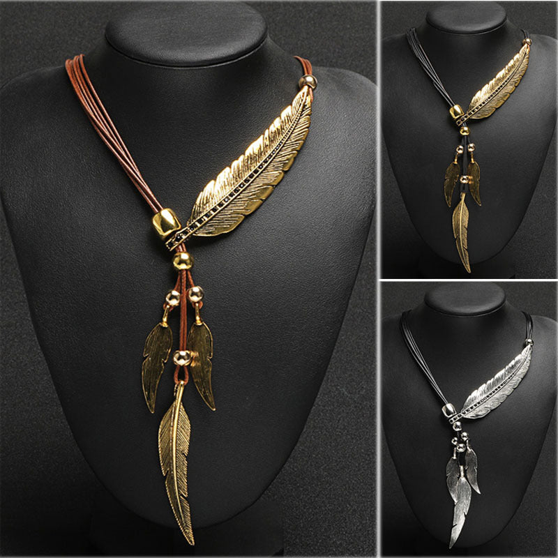 GR | Golden Feather Necklace in Boho Style