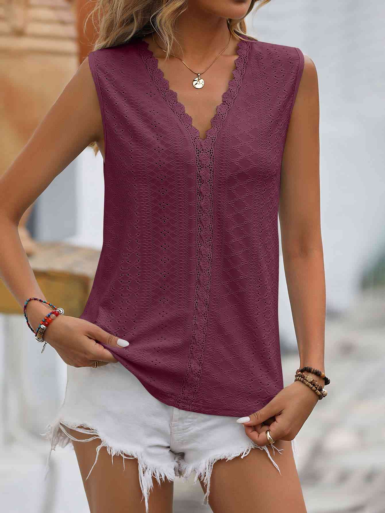 GR | Split Lace V-Neck Sleeveless Shirt