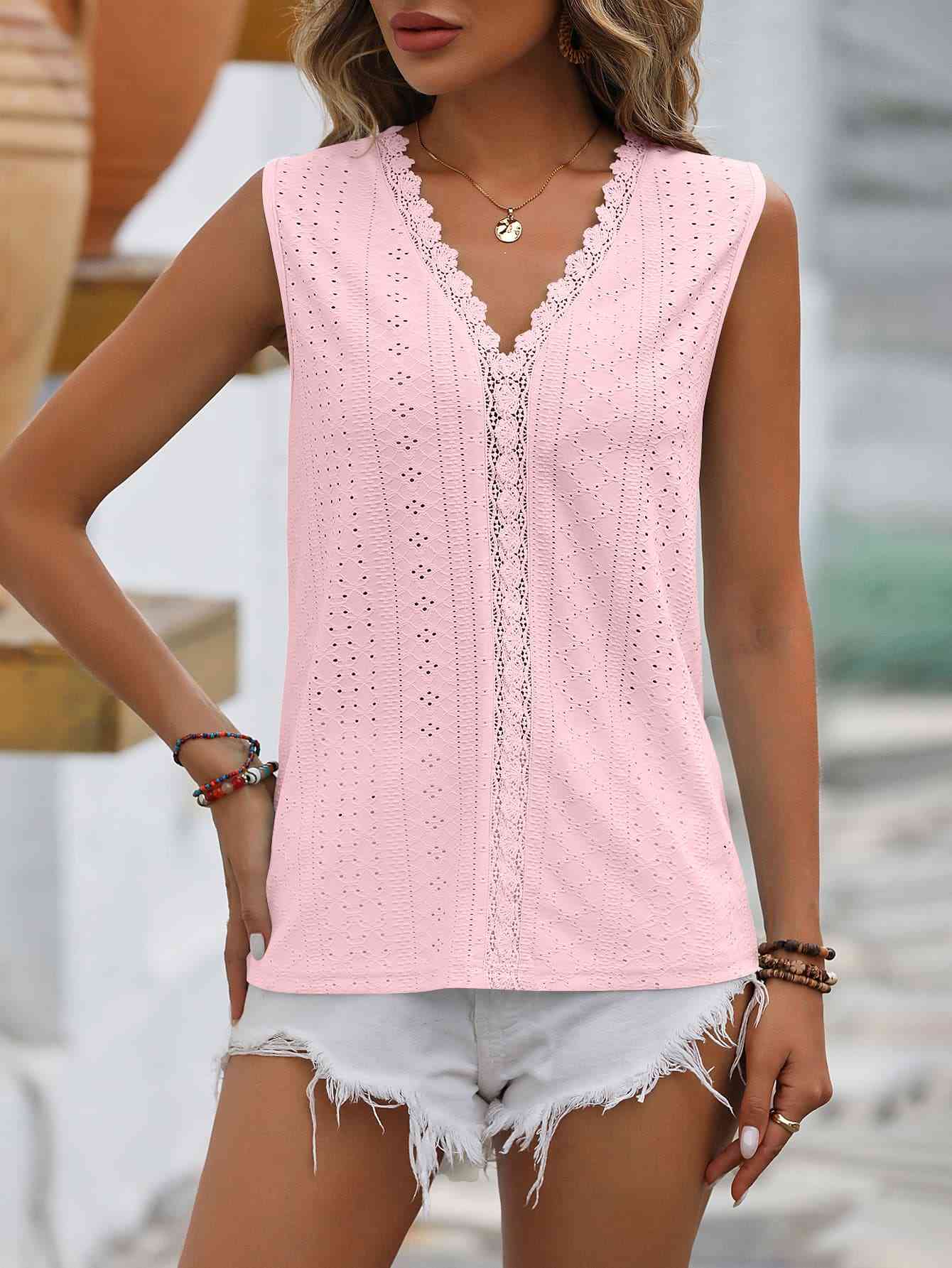 GR | Split Lace V-Neck Sleeveless Shirt