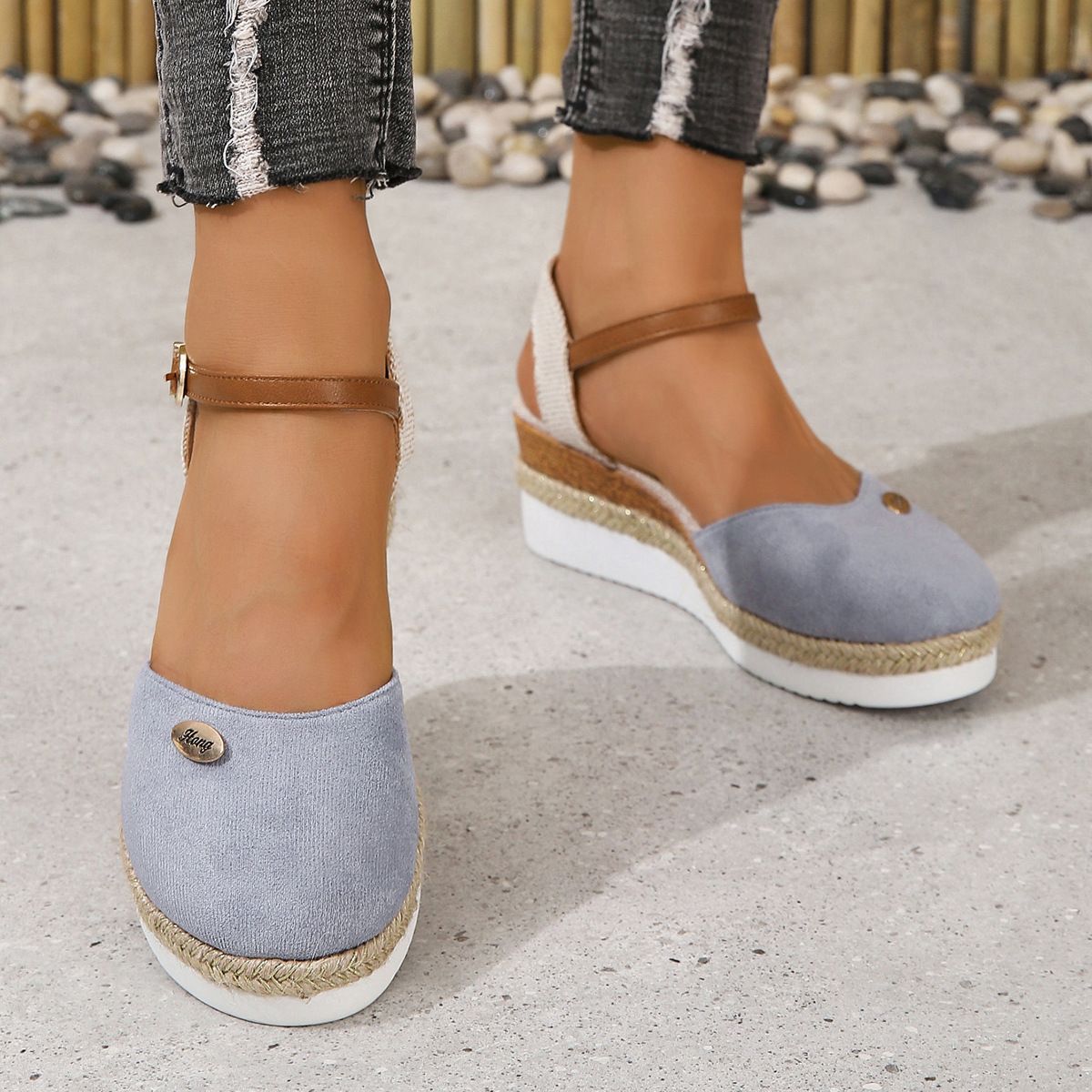 GR | Lightweight platform wedge sandals made of hemp rope