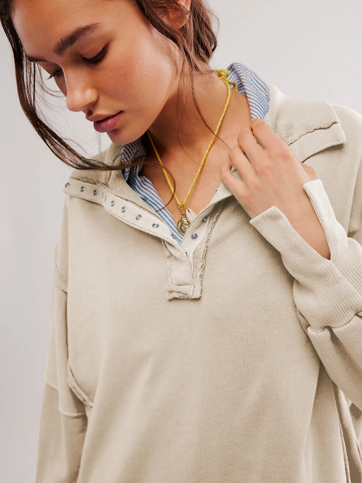 GR - Casual sweatshirt with buttons and lamp sleeves