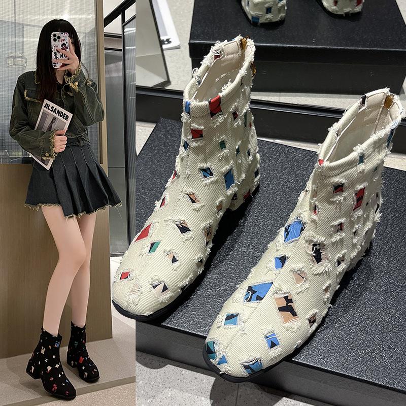 Women's fashionable ankle boots with a creative geometric print and elegant zipper, size S