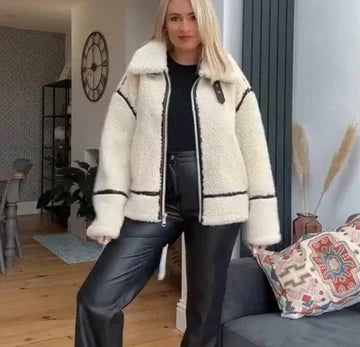 GR - Fluffy teddy jacket with contrasting details