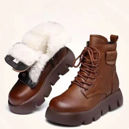 Padded boots with thick soles