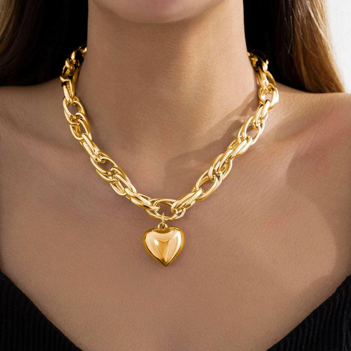 GR | Golden Heart Pendant Necklace Timeless Elegance with a Modern Twist