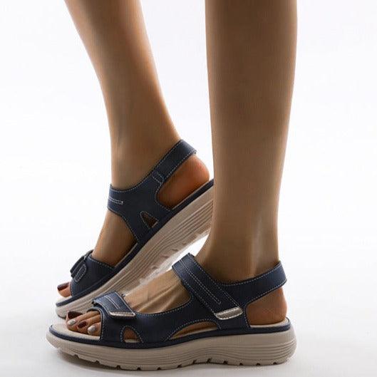 GR | Casual sandals with strap closure