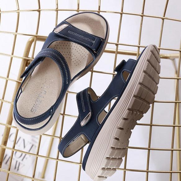 GR | Casual sandals with strap closure