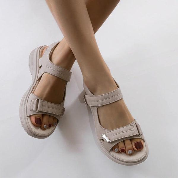 GR | Casual sandals with strap closure