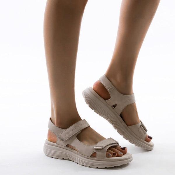 GR | Casual sandals with strap closure
