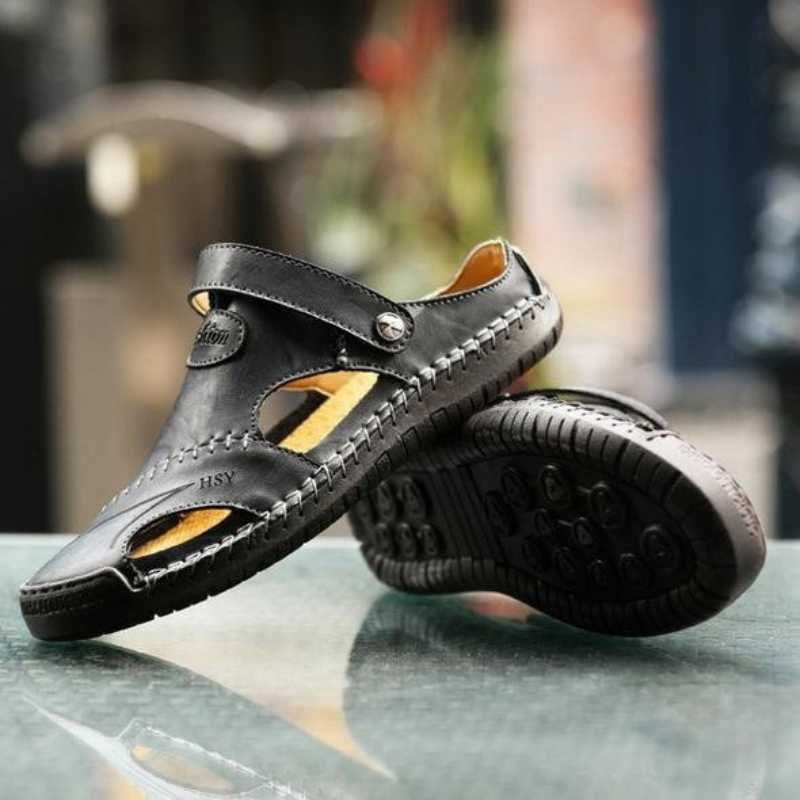GR | Comfortable sandals with adjustable strap and non-slip sole