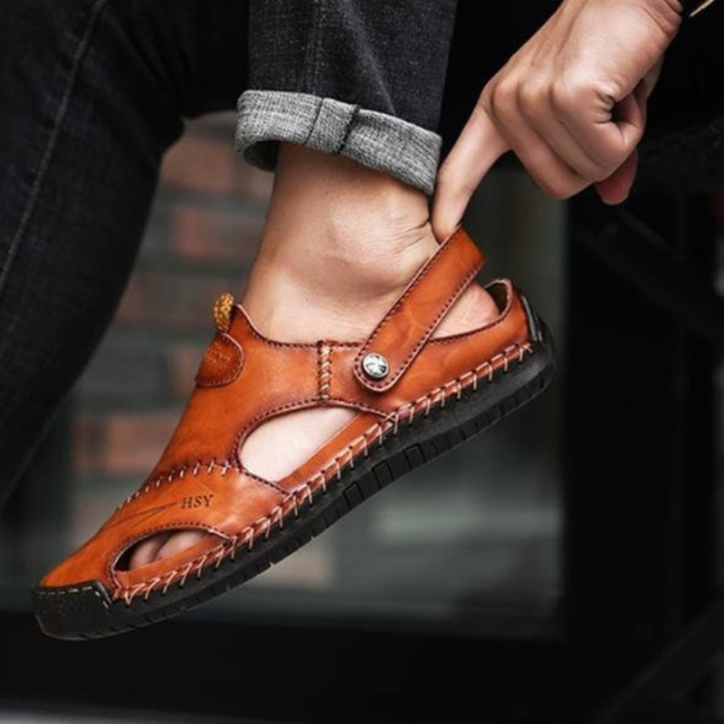 GR | Comfortable sandals with adjustable strap and non-slip sole
