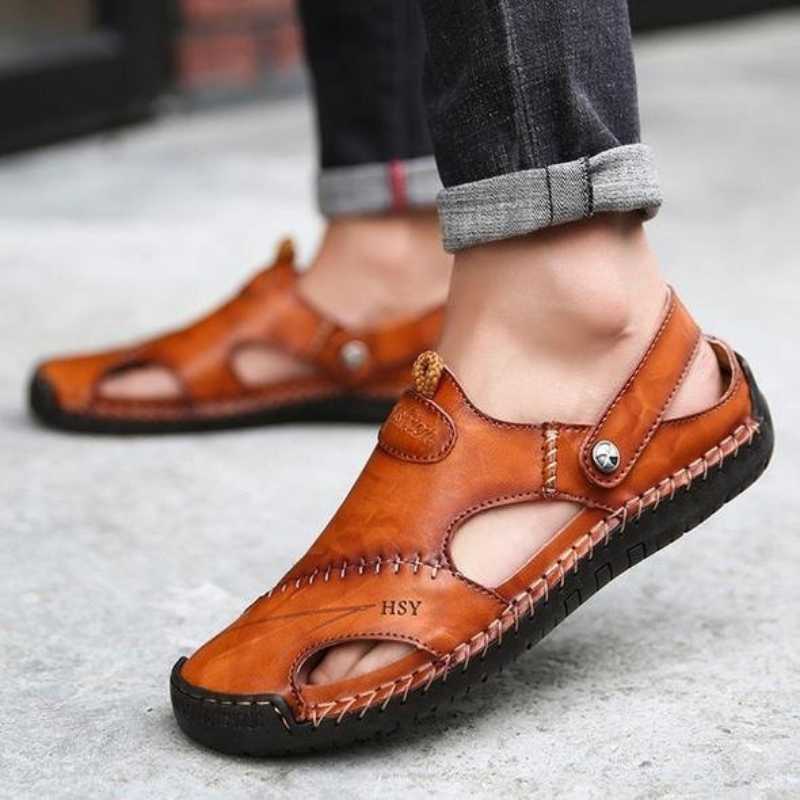 GR | Comfortable sandals with adjustable strap and non-slip sole