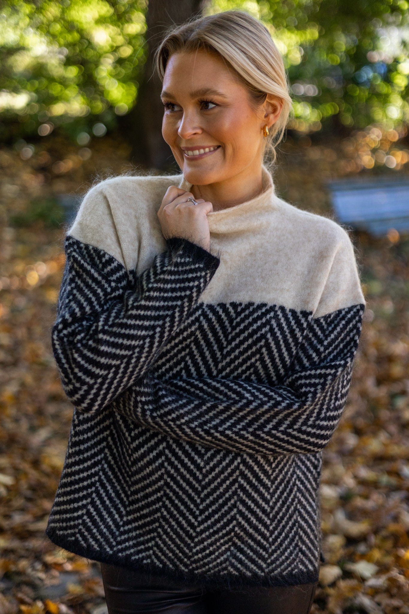 GR | Damen Rollkragenpullover mit Zweifarbdesign