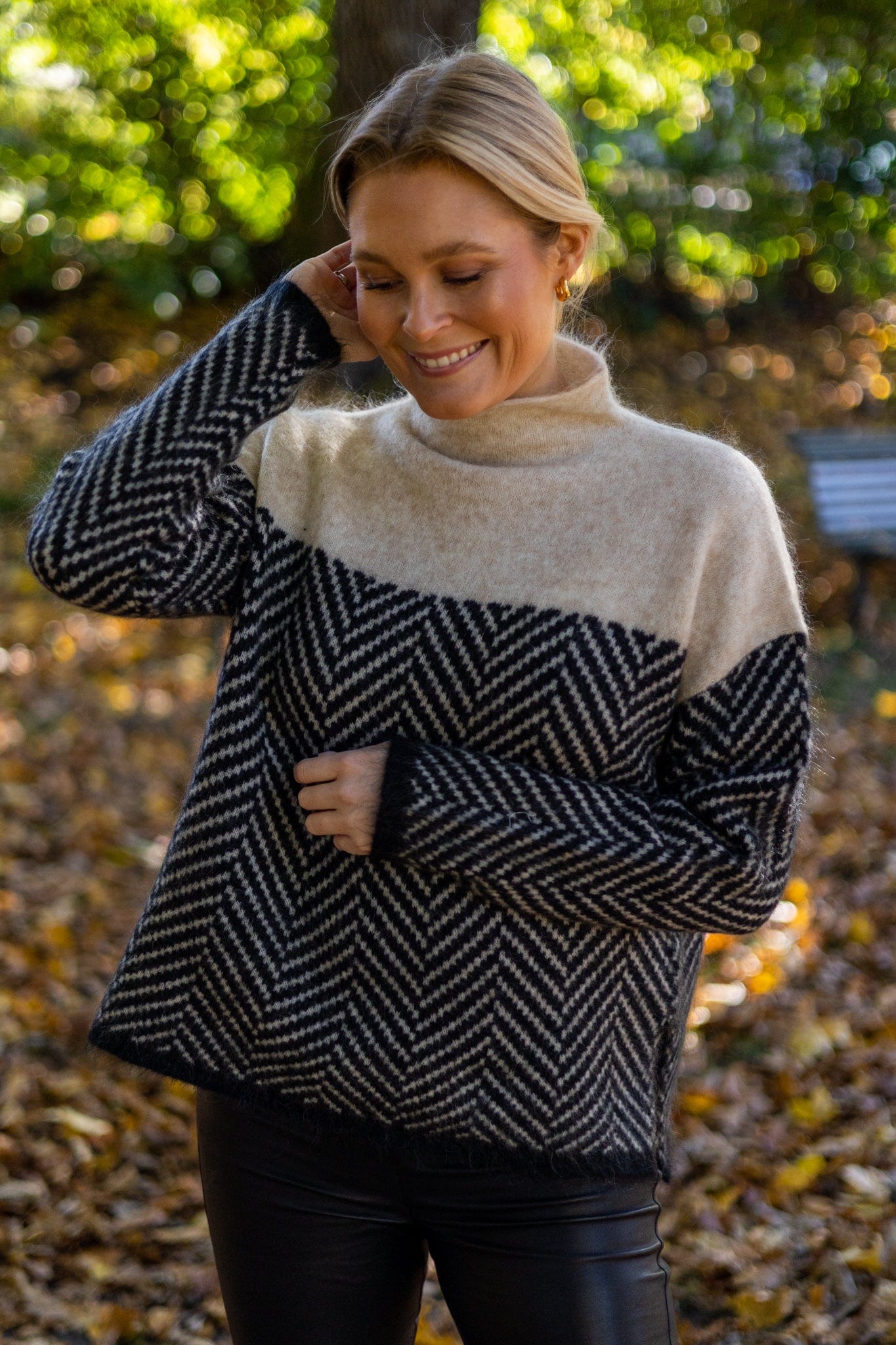 GR | Damen Rollkragenpullover mit Zweifarbdesign