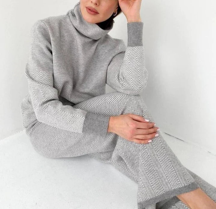GR – Stylish lounge suit for women