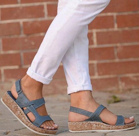 GR | Comfortable sandals with ergonomic footbed and Velcro closure for women