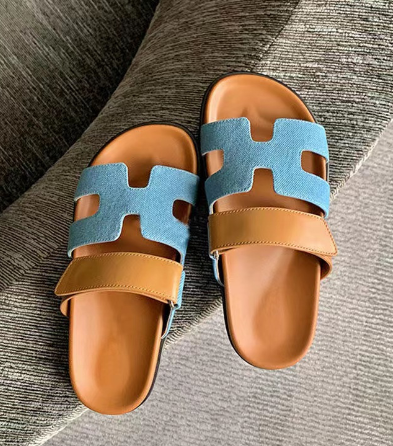 GR | Super soft and stylish slip-on sandals for women