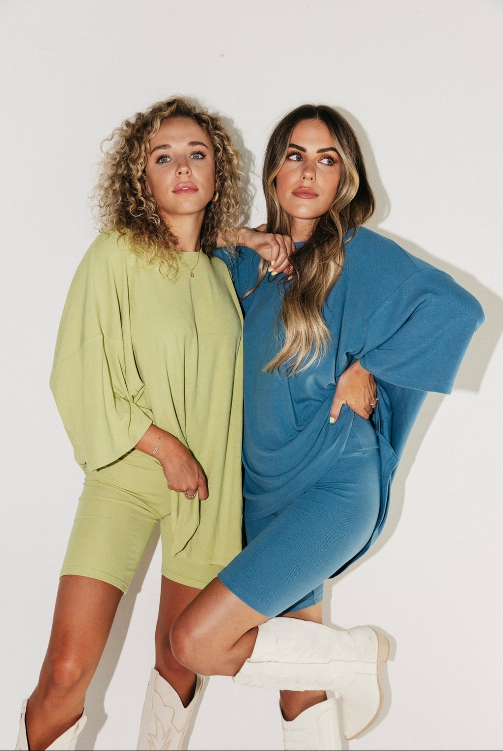 GR | Women's Lounge Set with Oversized T-shirt and Biker Shorts