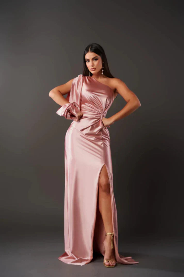 GR | Satinkleid Mühelose Eleganz Bei Jedem Schritt