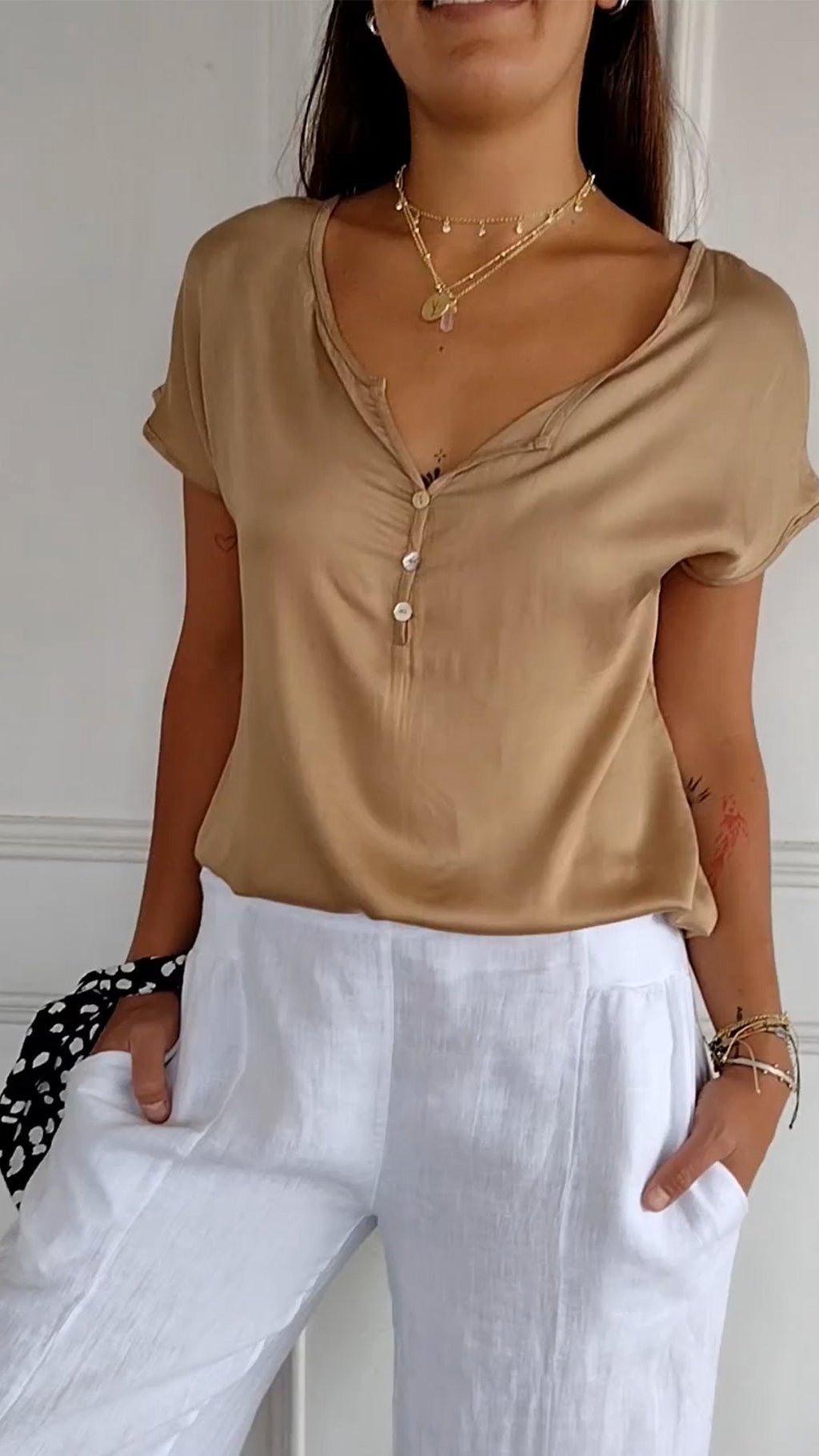 GR | Timeless elegance T-shirt V-neck