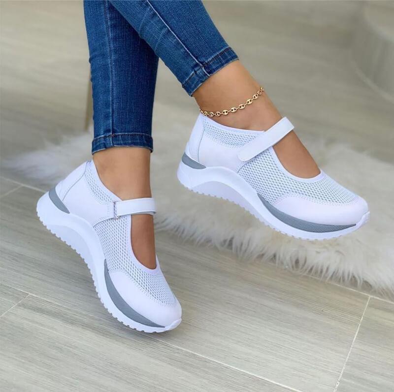 Elegant sandals with first-class support 