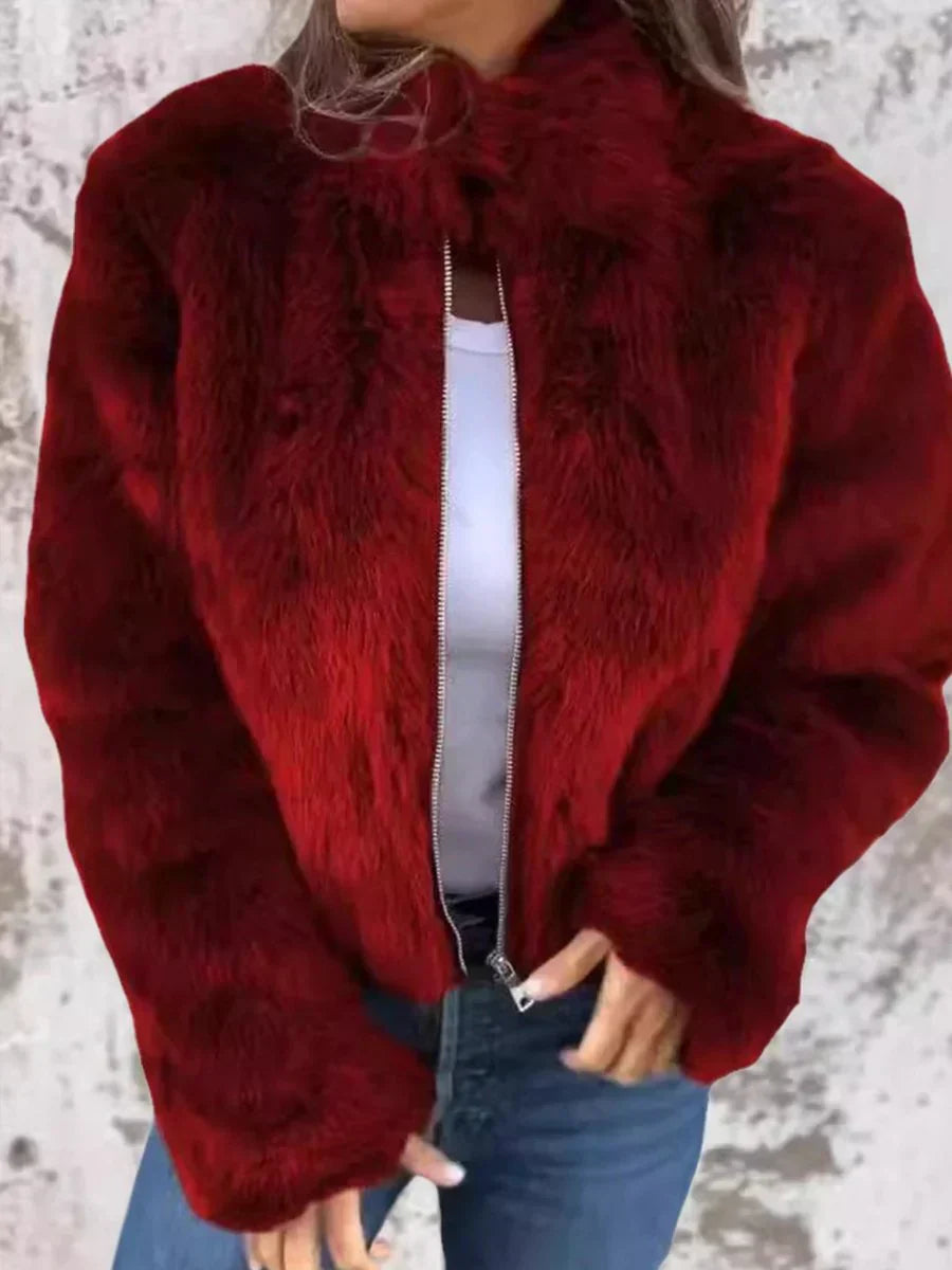 GR | Elegant fur coat with zipper closure