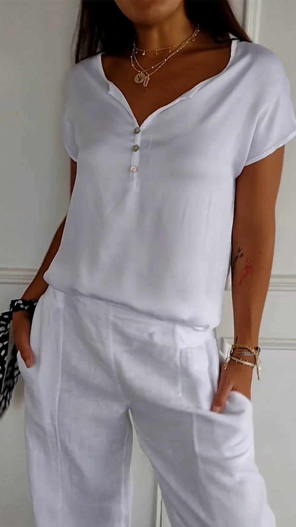 GR | Timeless elegance T-shirt V-neck