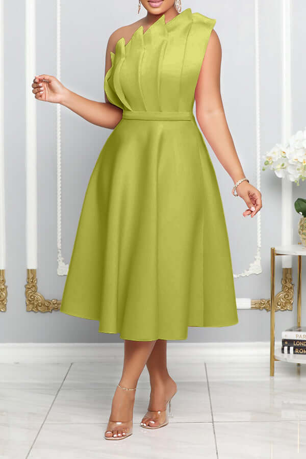 GR | One Shoulder Midi Kleid Elegante A-linie Passform Skulpturierte Details Festliche Kleidung