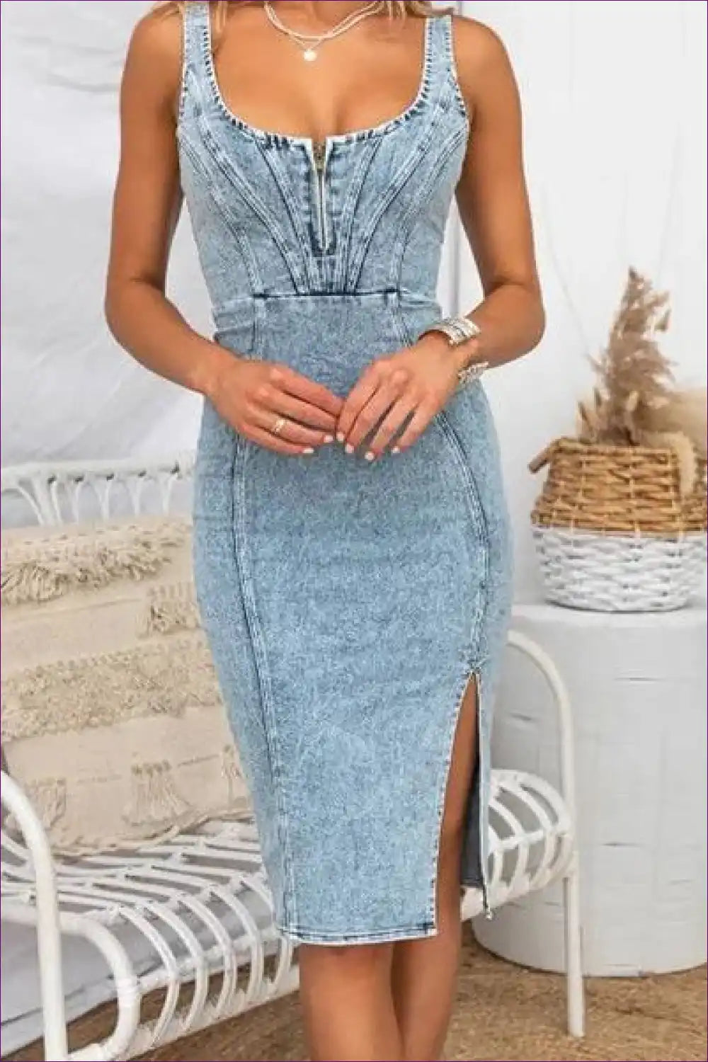 GR | Casual denim dress with spaghetti straps – summer chic