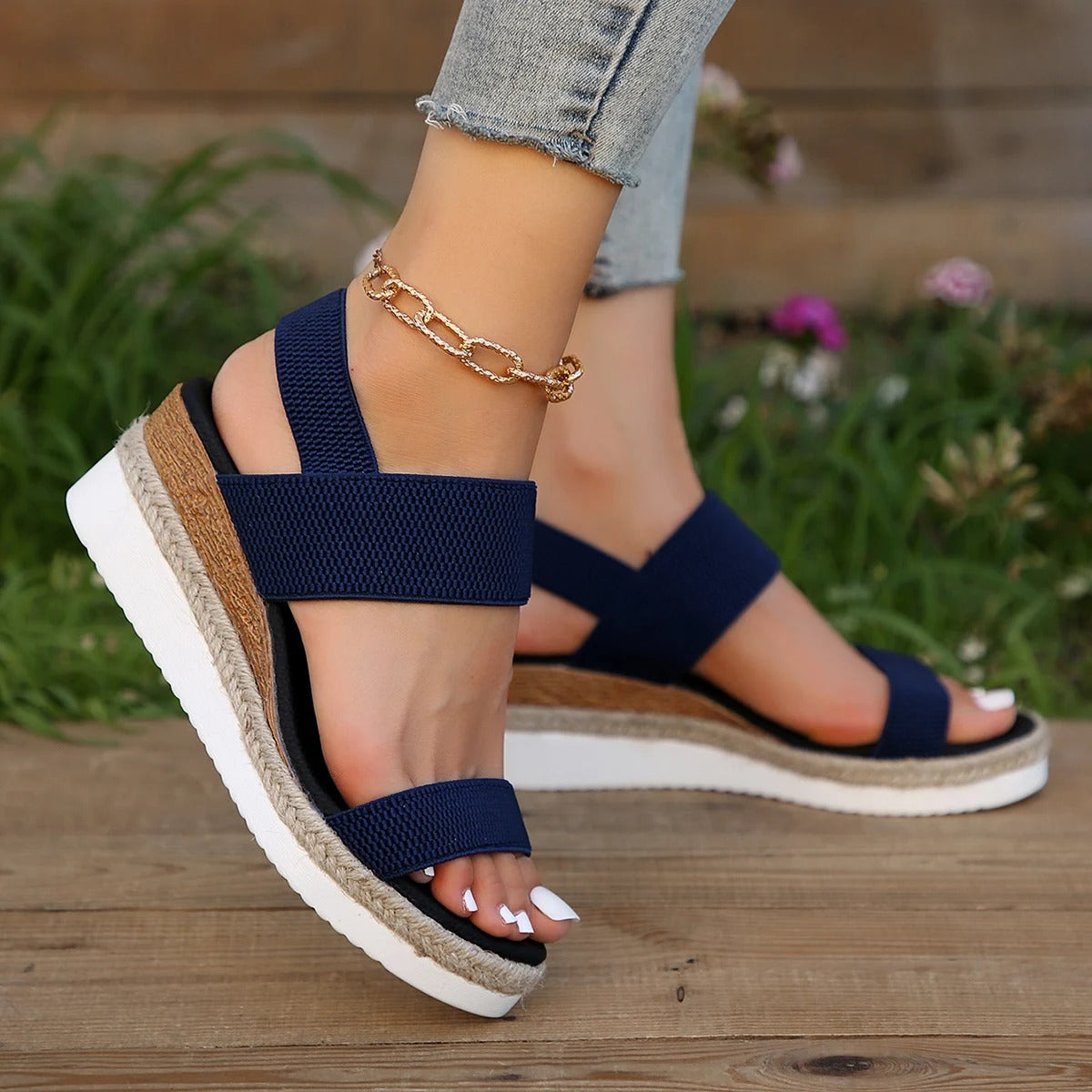 GR | Stylish and casual wedge sandals