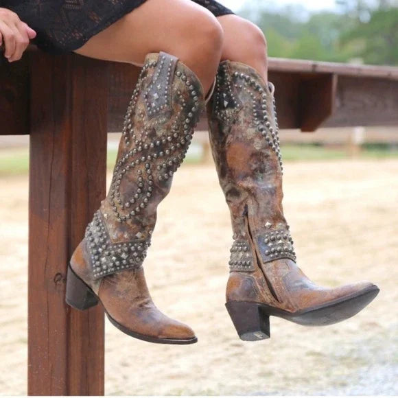 GR | Cowboy boots with heels