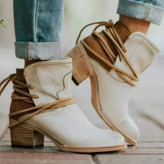 GR | Leather boots with a modern design for women